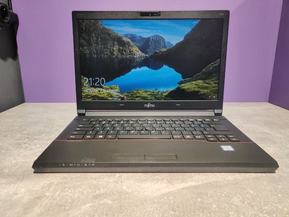 Ноутбук Fujitsu LifeBook E546 / 14" (1920x1080) IPS / Intel Core i5-6200U (2 (4) ядра по 2.3-2.8 GHz) / 8 GB DDR4 / 240 GB SSD / HD Graphics 520 / WebCam б/в | Зображення 1