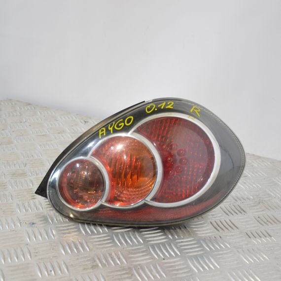 Ліхтар задній правий Toyota Aygo 2008-2014 рестайлінг Фара стоп задня права Тойота Айго 815500H071