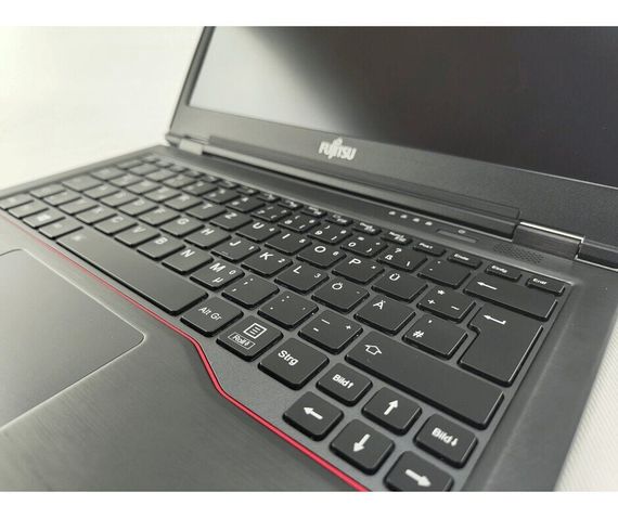 Нетбук Fujitsu LifeBook U729 / 12.5" (1920x1080) IPS / Intel Core i3-8145U (2 (4) ядра по 2.1 - 3.9 GHz) / 4 GB DDR4 / 120 GB SSD / Intel UHD Graphics / WebCam б/у | Зображення 2