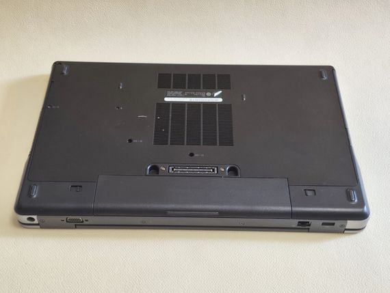 Ноутбук Dell Latitude E6540 / 15.6" (1920x1080) TN / Intel Core i5-4300M (2 (4) ядра по 2.6 - 3.3 GHz) / 8 GB DDR3 / 256 GB SSD / Intel HD Graphics 4600 / WebCam / DVD-ROM б/у | Зображення 7