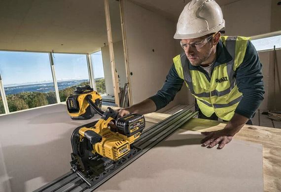 Пила дискова акумуляторна DeWalt без АКБ та ЗП DCS520NT | Зображення 1