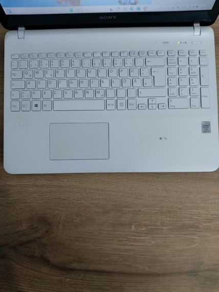 Ноутбук Б-клас Sony Vaio SVF15N2Z2EB / 15.6" (1920x1080) TN / Intel Core i5-4200U (2 (4) ядра по 1.6 - 2.6 GHz) / 8 GB DDR3 / 250 GB SSD / nVidia GeForce GT 740M, 2 GB GDDR3, 64-bit / WebCam / DVD-ROM б/в | Зображення 3