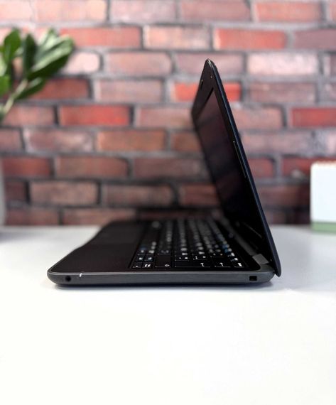 Нетбук Dell Latitude 3190 / 11.6" (1366x768) TN / Intel Pentium Silver N5000 (4 ядра по 1.1 - 2.7 GHz) / 4 GB DDR4 / 128 GB SSD / Intel UHD Graphics 605 / WebCam б/у | Зображення 5