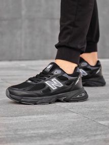 Літні кросівки  New Balance колір чорний/білий