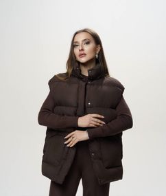 Жилетка женская с поясом и капюшоном цвет шоколад M-L