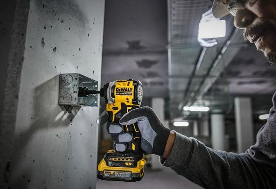 Шурупокрут акумуляторний ударний DeWalt з АКБ та ЗП DCF850E2T | Зображення 2