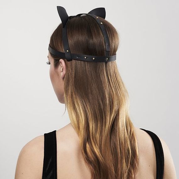 Маска кошечки Bijoux Indiscrets MAZE - Cat Ears Headpiece Black, экокожа | Зображення 7