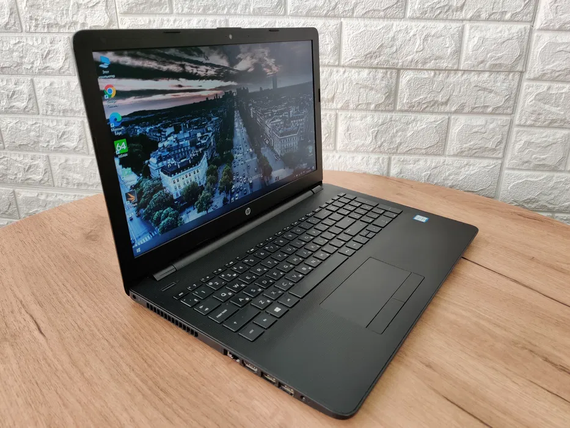 Ноутбук HP 15-bs507ur 15.6 HD/i3 6006U/4Gb/HDD1Tb/Radeon R5 M330-2Gb | Зображення 1