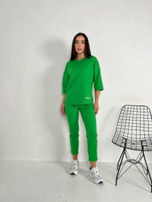 Женский спортивный прогулочный костюм с укороченными штанами NB24003 зеленый, размер 46/48