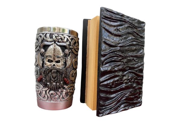 Подарунковий набір Стакан 3D Вікінг Лицар і Блокнот 3D «Книга, що дивиться у відповідь» | Зображення 1