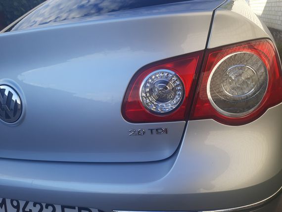 Напис 2.0 Tdi (з червоною I) для Volkswagen Passat B6 2006-2012рр | Зображення 1
