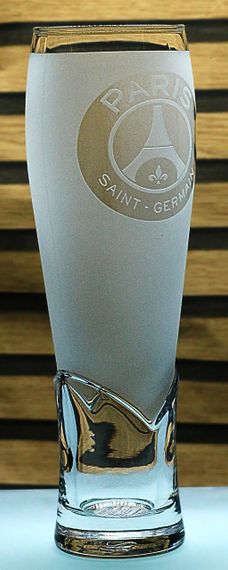 Пивний келих крафтовий 440 мл ФК ПСЖ Paris Saint-Germain з гравіюванням подарунок для фаната футбольний кухоль | Зображення 1