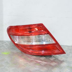 Ліхтар задній лівий Mercedes C-Class W204 2007-2011 седан дорестайл Фара стоп задня ліва Мерседес в204 2048200164