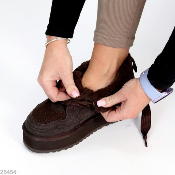 Теплые спортивные замшевые угги тедди на шнуровке цвет Шоколад | Зображення 3