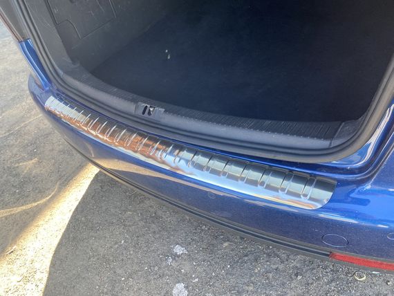 Накладка на задній бампер Carmos (нерж) для Volkswagen Touran 2003-2010 рр | Зображення 3