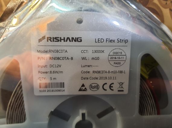 Світлодіодна стрічка холодно-біла 2835-120-IP33-CWd-8-12RN08C0TA-B WL:m10 RISHANG 13000k | Зображення 1