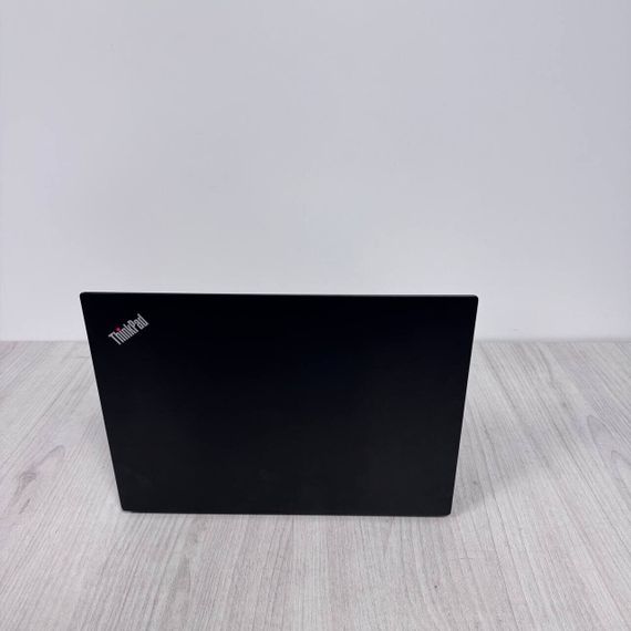Ноутбук Lenovo ThinkPad E480 / 14" (1920x1080) IPS / Intel Core i5-8250U (4 (8) ядра по 1.6 - 3.4 GHz) / 8 GB DDR4 / 256 GB SSD NVMe / Intel UHD Graphics 620 / WebCam б/в | Зображення 2