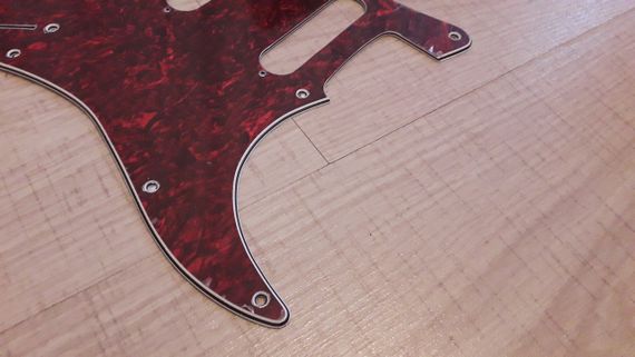 Пікгард для електогітари електрогітарі SSH Fender Stratocaster ST China бордовий на АМІКУ | Зображення 7