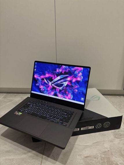 Ігровий ноутбук Asus ROG Zephyrus GA503Q / 15.6" (2560x1440) IPS / AMD Ryzen 9 5900HS (8 (16) ядер по 3.0 - 4.6 GHz) / 16 GB DDR4 / 1000 GB SSD M.2 / nVidia GeForce RTX 3080, 8 GB GDDR6, 256-bit / Коробка б/в | Зображення 2