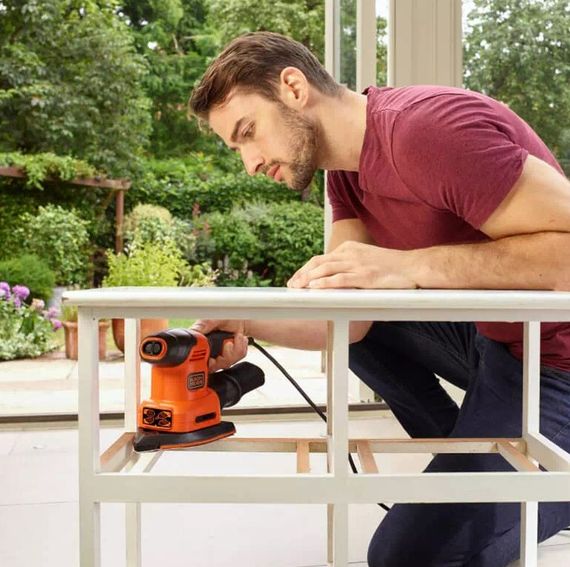 Вібраційна шліфувальна машина Black&Decker BEW200 | Зображення 1