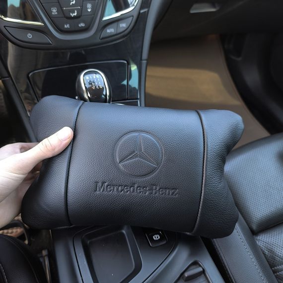 Подушка подголовник в подарок Mercedes-Benz Мерседес, Практичная автомобильная подушка IZ-930 на подголовник | Зображення 1