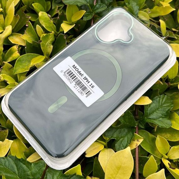 Шкіряний чохол SnapCase with Magnetic Fit для Apple iPhone 16 (6.1") Green | Зображення 1