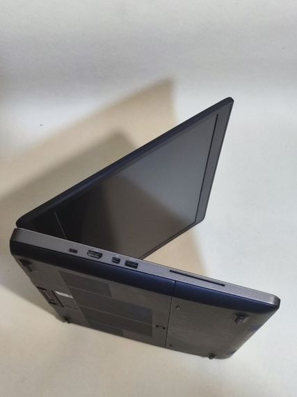 Мобильная рабочая станция Dell Precision 7710 / 17.3" (1920x1080) IPS / Intel Xeon E3-1505M v5 (4 (8) ядра по 2.8 - 3.7 GHz) / 16 GB DDR4 / 256 GB SSD / nVidia Quadro M3000M, 4 GB GDDR5, 256-bit / WebCam б/у | Зображення 4