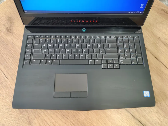 Ноутбук Dell Alienware 17R4 /17.3 FHD/IPS/i7 7700HQ/16Gb/SSD240+1Tb/GTX1070-8Gb | Зображення 3