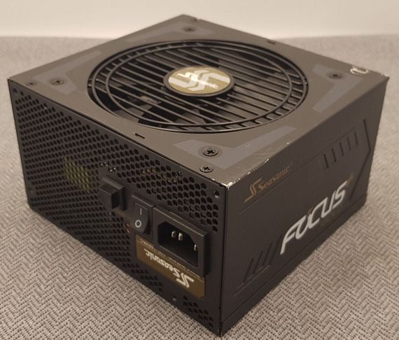 Блок питания Seasonic Focus Plus Gold 650W (SSR-650FX) / 650W / 24+4(4)+4(8) pin б/у | Зображення 2