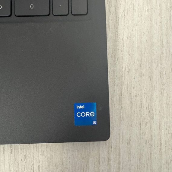 Ноутбук Б-клас Dell Latitude 3520 / 15.6" (1366x768) TN / Intel Core i5-1135G7 (4 (8) ядра по 2.4 - 4.2 GHz) / 8 GB DDR4 / 256 GB SSD / Intel Iris Xe Graphics / WebCam б/в | Зображення 7