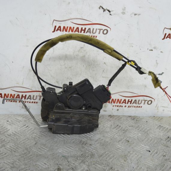 Замок передніх правих дверей Mazda 5 CR 2005-2010 Замок дверей передній правий Мазда 5 B82B84R1