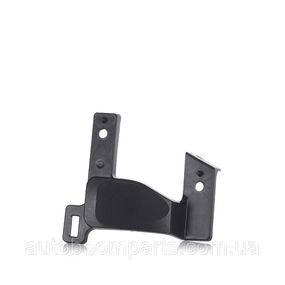 622566RR0B Заглушка туманки права Nissan Rogue 21-23