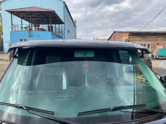 Козырек на лобовое стекло (черный глянец, 5мм) для Volkswagen T4 Caravelle/Multivan | Зображення 6