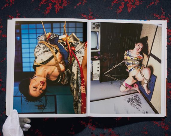 Книги з фотографії Нобуєсі Аракі Araki. Bondage Фотоальбоми відомих фотографів, книги для фотографів | Зображення 2