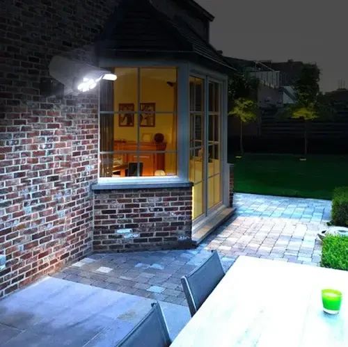 Уличный фонарь на солнечной батареи в виде камеры CL877A 180W муляж камеры с пультом и датчиком движения | Зображення 2