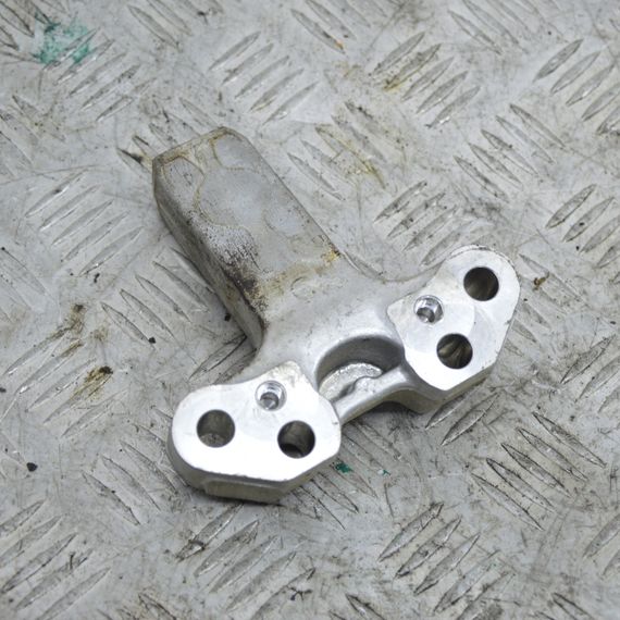 Кронштейн подушки двигуна Peugeot 207 2006-2009 Опора кріплення мотора Пежо 207 9680138380 | Зображення 1