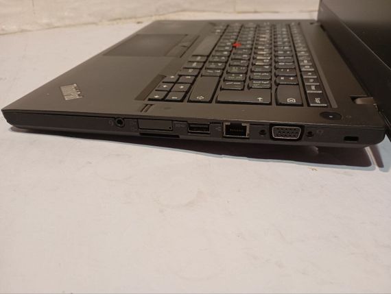 Ультрабук Б-класс Lenovo Thinkpad T450 / 14" (1366x768) TN / Intel Core i5-5200U (2 (4) ядра по 2.2 - 2.7 GHz) / 8 GB DDR3 / 240 GB SSD / Intel HD Graphics 5500 / WebCam б/у | Зображення 6