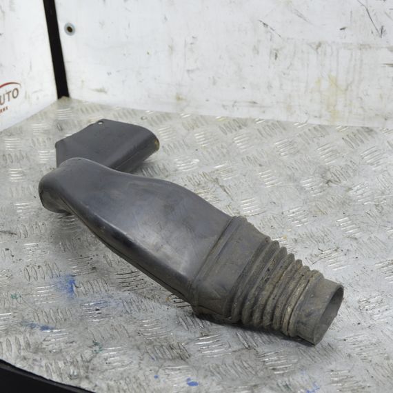 Водостік Ford Transit 2000-2006 Патрубок відведення води Форд Транзит YC15V023A26BK | Зображення 1