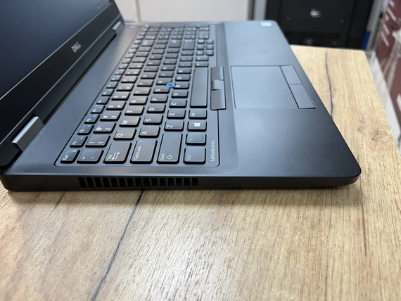 Ноутбук Dell Latitude E5570 15.6  core i7 6820HQ/8Gb/240Gb SSD/Radeon R7 M370 | Зображення 1
