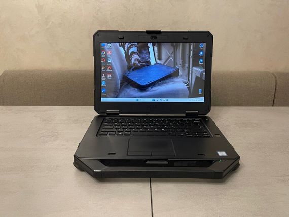 Захищений ноутбук Dell Latitude 5414 Rugged / 14" (1366x768) TN / Intel Core i7-6600U (2 (4) ядра по 2.6 - 3.4 GHz) / 16 GB DDR4 / 256 GB SSD / Intel HD Graphics 520 / Fingerprint б/в + Подарунок Дротова миша / USB | Зображення 1