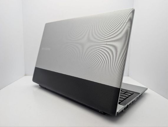 Ноутбук Samsung RV515 / 15.6" (1366x768) TN / AMD E-450 (2 ядра по 1.65 GHz) / 8 GB DDR3 / 500 GB HDD / AMD Radeon HD 6470M, 1 GB GDDR3, 64-bit / WebCam б/у | Зображення 7