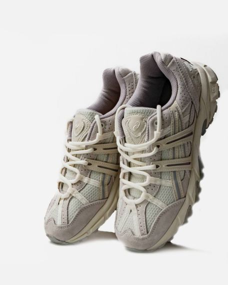 Демісезонні кросівки Asics колір бежевий | Зображення 4