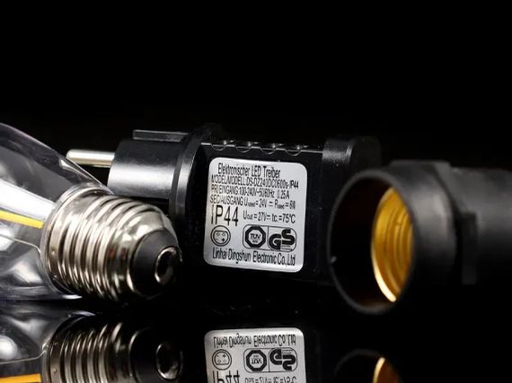 Ретро гирлянда из 10 акриловых ламп на 5 м от сети 220 Вт SFK-12 цвет свечения Теплый белый | Зображення 4