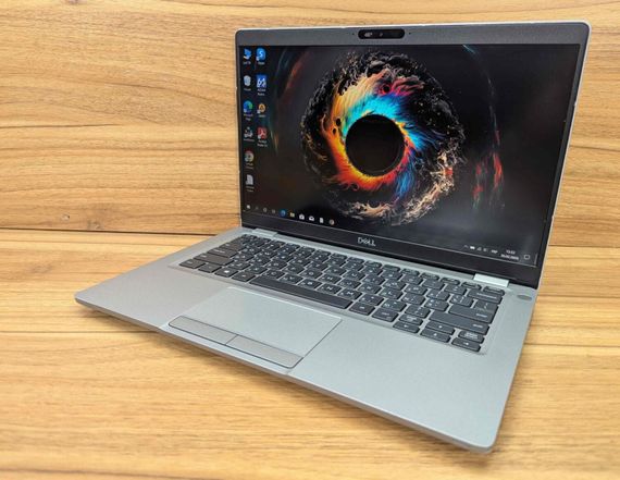 Ноутбук Б-клас Dell Latitude 5310 / 13.3" (1920x1080) IPS / Intel Core i7-10610U (4 (8) ядра по 1.8 - 4.9 GHz) / 8 GB DDR4 / 256 GB SSD / Intel UHD Graphics / WebCam / Windows 10 б/в + Подарунок  Флеш-накопичувач USB 32 GB | Зображення 5