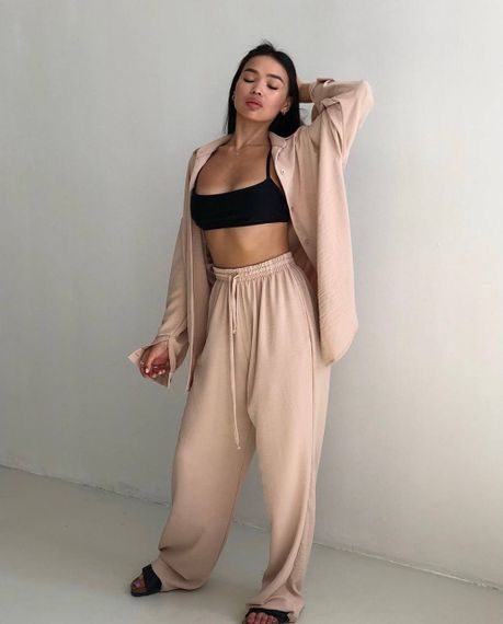 Женский легкий костюм тройка брюки, топ, рубашка BF1048 цвет бежевый, размер 46/48 | Зображення 2