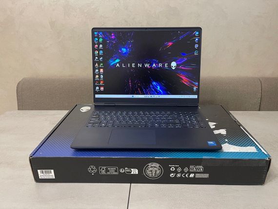 Игровой ноутбук Б-класс Dell Alienware 16 Aurora AC16250 / 16" (2560x1600) IPS / Intel Core 7 240H (10 (16) ядер по 1.8 - 5.2 GHz) / 16 GB DDR5 / 1000 GB SSD M.2 / nVidia GeForce RTX 5060, 8 GB GDDR7, 128-bit / WebCam б/у + Подарок Проводная мышь / USB | Зображення 1