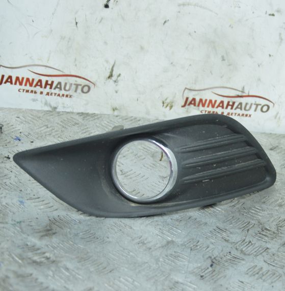 Рамка протитуманної фари ліва Ford Focus II 2008-2010 Решітка фари птф ліва Форд Фокус 2 8M51R19953AE