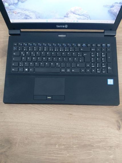 Ноутбук Terra Mobile 1542K / 15.6" (1920x1080) TN / Intel Core i7-7700T (4 (8) ядра по 2.9 - 3.8 GHz) / 8 GB DDR3 / 240 GB SSD M.2 + 320 GB HDD / Intel HD Graphics 630 / WebCam / DVD-ROM / Windows 11 Home б/в | Зображення 2