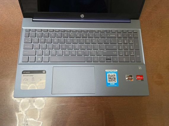 Ноутбук HP 15-eh1052wm / 15.6" (1920x1080) IPS / AMD Ryzen 5 5500U (6 (12) ядра по 2.1 - 4.0 GHz) / 16 GB DDR4 / 512 GB SSD / AMD Radeon Graphics / WebCam б/у | Зображення 3