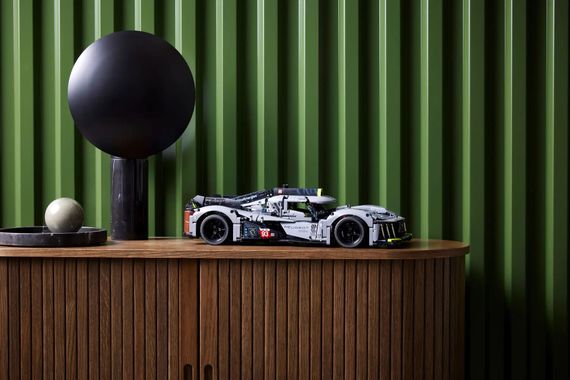 Конструктор LEGO Technic PEUGEOT 9X8 24H Le Mans Hybrid (42156) | Зображення 3